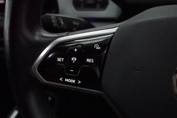 VOLKSWAGEN ID.3 Pro Performance 58kWh Tech Hatchback 5dr Electric Auto (204 ps)