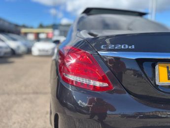 MERCEDES-BENZ C CLASS 2.1 C220d AMG Line (Premium Plus) Saloon 4dr Diesel G-Tronic+ 4M