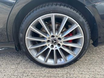 MERCEDES-BENZ C CLASS 2.1 C220d AMG Line (Premium Plus) Saloon 4dr Diesel G-Tronic+ 4M