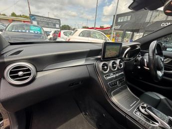 MERCEDES-BENZ C CLASS 2.1 C220d AMG Line (Premium Plus) Saloon 4dr Diesel G-Tronic+ 4M