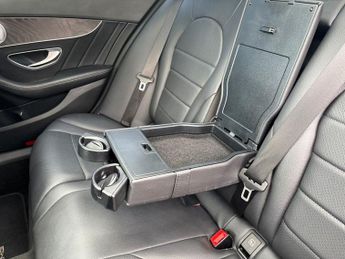 MERCEDES-BENZ C CLASS 2.1 C220d AMG Line (Premium Plus) Saloon 4dr Diesel G-Tronic+ 4M