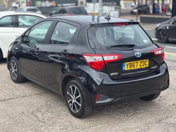 TOYOTA YARIS 1.5 VVT-h Icon Tech Hatchback 5dr Petrol Hybrid E-CVT Euro 6 (s/