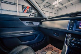 JAGUAR XF 2.0d Prestige Saloon 4dr Diesel Auto Euro 6 (s/s) (180 ps)
