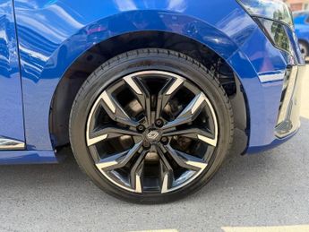RENAULT CLIO 1.6 E-TECH techno Hatchback 5dr Petrol Hybrid Auto Euro 6 (s/s) 