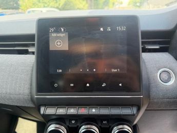 RENAULT CLIO 1.6 E-TECH techno Hatchback 5dr Petrol Hybrid Auto Euro 6 (s/s) 