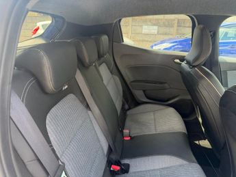RENAULT CLIO 1.6 E-TECH techno Hatchback 5dr Petrol Hybrid Auto Euro 6 (s/s) 