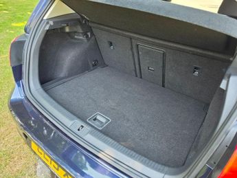 VOLKSWAGEN GOLF 1.6 TDI BlueMotion Tech SE Hatchback 5dr Diesel DSG Euro 5 (s/s)