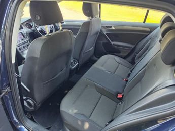 VOLKSWAGEN GOLF 1.6 TDI BlueMotion Tech SE Hatchback 5dr Diesel DSG Euro 5 (s/s)