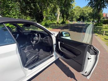BMW 2 SERIES 3.0 M240i Convertible 2dr Petrol Auto Euro 6 (s/s) (340 ps)
