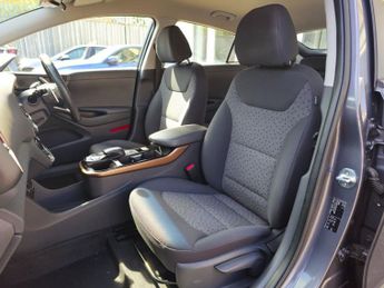 HYUNDAI IONIQ 28kWh Premium Hatchback 5dr Electric Auto (120 ps)
