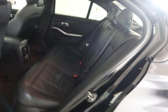BMW 3 SERIES 2.0 320d M Sport Auto Euro 6 (s/s) 4dr