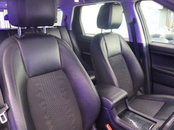 LAND ROVER DISCOVERY SPORT 2.0 TD4 SE Tech SUV 5dr Diesel Auto 4WD Euro 6 (s/s) (180 ps)