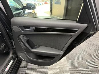 AUDI A4 1.8 TFSI Black Edition Saloon 4dr Petrol Multitronic Euro 5 (s/s