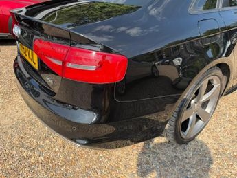 AUDI A4 1.8 TFSI Black Edition Saloon 4dr Petrol Multitronic Euro 5 (s/s