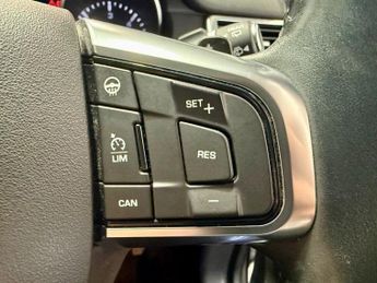 LAND ROVER DISCOVERY SPORT 2.0 TD4 HSE Luxury SUV 5dr Diesel Auto 4WD Euro 6 (s/s) (180 ps)