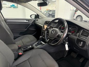 VOLKSWAGEN E-GOLF 35.8kWh e-Golf Hatchback 5dr Electric Auto (136 ps)