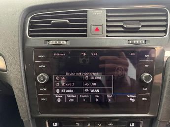 VOLKSWAGEN E-GOLF 35.8kWh e-Golf Hatchback 5dr Electric Auto (136 ps)