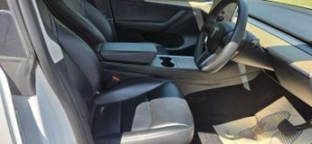TESLA MODEL Y Auto RWD 5dr