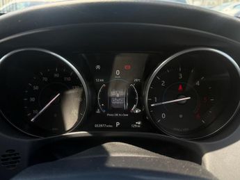 JAGUAR XE 2.0d Portfolio Saloon 4dr Diesel Auto AWD Euro 6 (s/s) (180 ps)