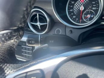 MERCEDES-BENZ SLC 2.0 SLC200 AMG Line Convertible 2dr Petrol G-Tronic Euro 6 (s/s)