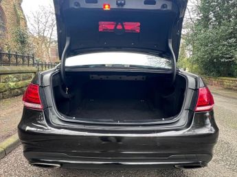 MERCEDES-BENZ E CLASS 2.1 E220 BlueTEC AMG Night Edition Saloon 4dr Auto Diesel G-Tron