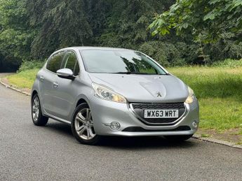 PEUGEOT 208 1.4 HDi Allure Hatchback 5dr Diesel Manual Euro 5 (70 ps) 