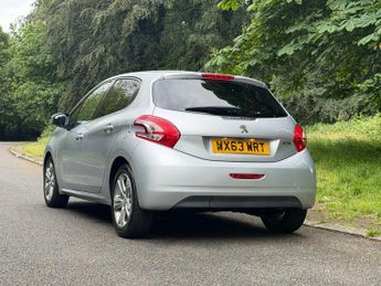 PEUGEOT 208 1.4 HDi Allure Hatchback 5dr Diesel Manual Euro 5 (70 ps) 