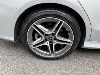 MERCEDES-BENZ C CLASS 2.0 C300d AMG Line Edition (Premium) Saloon 4dr Diesel G-Tronic+