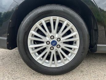 FORD GALAXY 2.0 TDCi Zetec MPV 5dr Diesel Powershift Euro 6 (s/s) (150 ps)