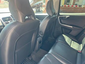 VOLVO XC60 2.4 D4 SE Lux SUV 5dr Diesel Geartronic AWD Euro 5 (181 ps)