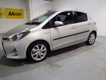 TOYOTA YARIS 1.5 VVT-h T Spirit Hatchback 5dr Petrol Hybrid CVT Euro 5 (101 p