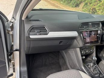 VOLKSWAGEN TIGUAN 2.0 TDI Match SUV 5dr Diesel DSG 4Motion Euro 6 (s/s) (150 ps)
