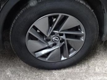 NISSAN QASHQAI 1.3 DIG-T MHEV Acenta Premium SUV 5dr Petrol Hybrid XTRON Euro 6