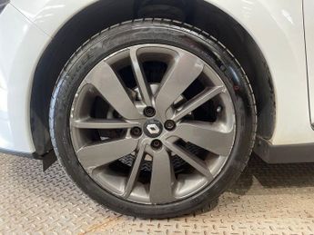 RENAULT CLIO 1.5 dCi Dynamique S MediaNav Hatchback 5dr Diesel EDC Euro 5 (90