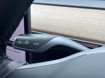 TESLA Model 3 (Dual Motor) Long Range Saloon 4dr Electric Auto 4WDE (346 ps)