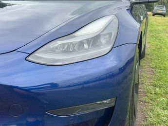TESLA Model 3 (Dual Motor) Long Range Saloon 4dr Electric Auto 4WDE (346 ps)