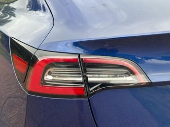TESLA Model 3 (Dual Motor) Long Range Saloon 4dr Electric Auto 4WDE (346 ps)