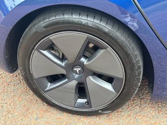 TESLA Model 3 (Dual Motor) Long Range Saloon 4dr Electric Auto 4WDE (346 ps)