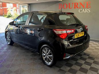 TOYOTA YARIS 1.5 VVT-h Icon Tech Hatchback 5dr Petrol Hybrid E-CVT Euro 6 (s/