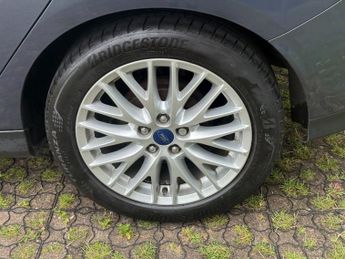 FORD FOCUS 1.0T EcoBoost Zetec Hatchback 5dr Petrol Manual Euro 5 (s/s) (10