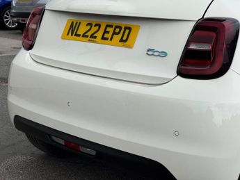 FIAT 500E 42kWh Icon Hatchback 3dr Electric Auto (118 ps)