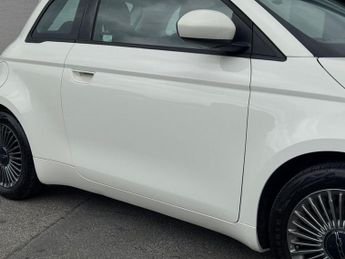 FIAT 500E 42kWh Icon Hatchback 3dr Electric Auto (118 ps)