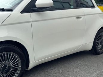 FIAT 500E 42kWh Icon Hatchback 3dr Electric Auto (118 ps)