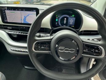 FIAT 500E 42kWh Icon Hatchback 3dr Electric Auto (118 ps)