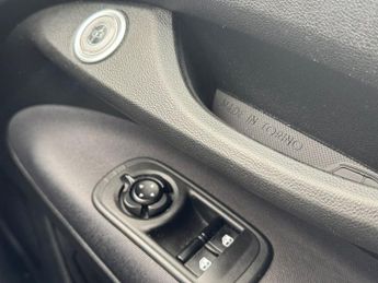 FIAT 500E 42kWh Icon Hatchback 3dr Electric Auto (118 ps)