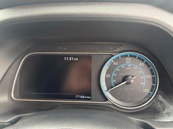 NISSAN LEAF 39kWh Tekna Hatchback 5dr Electric Auto (150 ps)