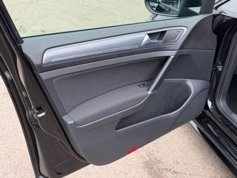 VOLKSWAGEN GOLF 2.0 TDI R-Line Hatchback 5dr Diesel DSG Euro 6 (s/s) (150 ps)