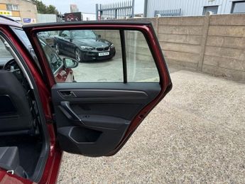 VOLKSWAGEN GOLF SV 1.5 TSI EVO SE MPV 5dr Petrol DSG Euro 6 (s/s) (130 ps)