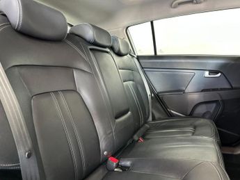 KIA SPORTAGE 2.0 CRDi KX-3 SUV 5dr Diesel Auto AWD Euro 5 (134 bhp)