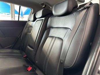 KIA SPORTAGE 2.0 CRDi KX-3 SUV 5dr Diesel Auto AWD Euro 5 (134 bhp)